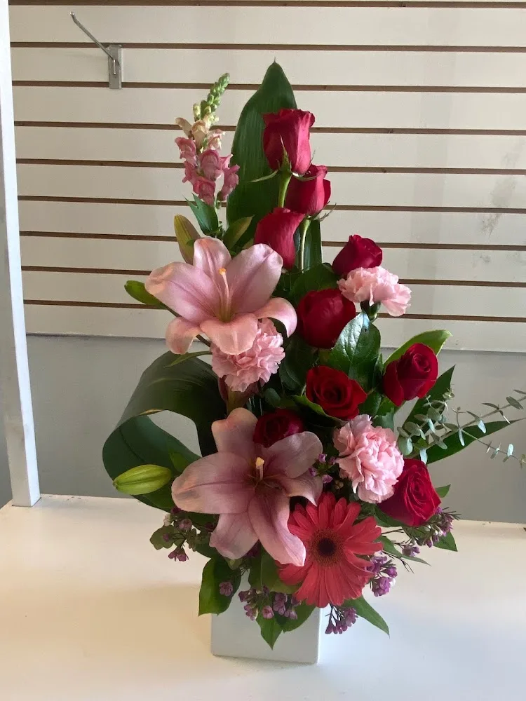 Yulianna's Flower Shop business photo
